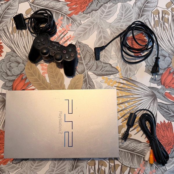 PlayStation 2 Fat Satin Silver – SCPH-50004
