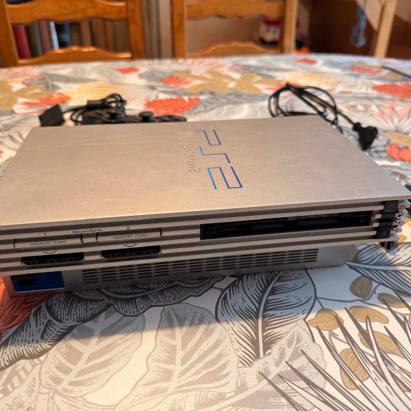 PlayStation 2 Fat Satin Silver – SCPH-50004